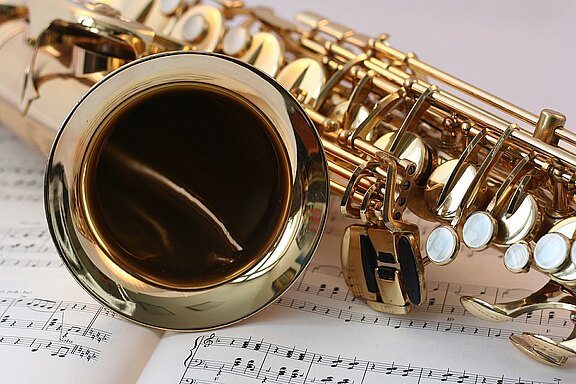 saxophone.jpg 